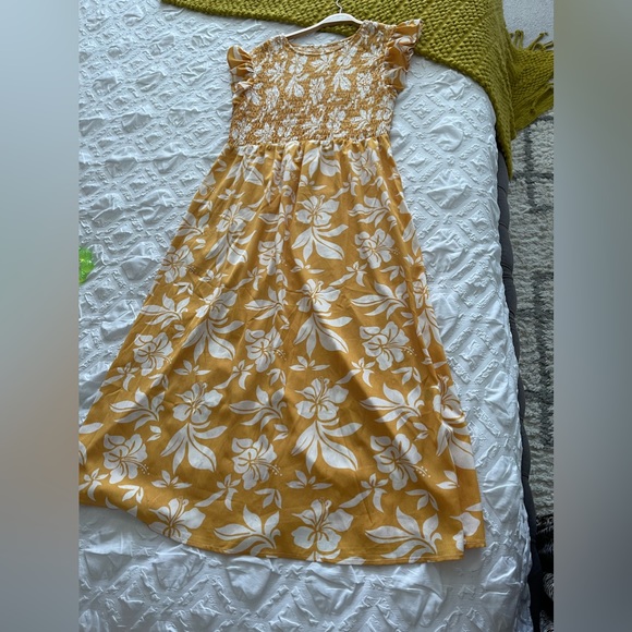 Long white and yellow dress - Picture 2 of 3